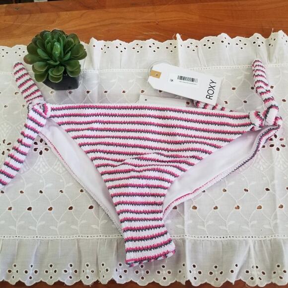 Roxy Juniors' Bikini Bottoms Swimsuit Chasing Love Printed Textured Medium NWT - Picture 3 of 4